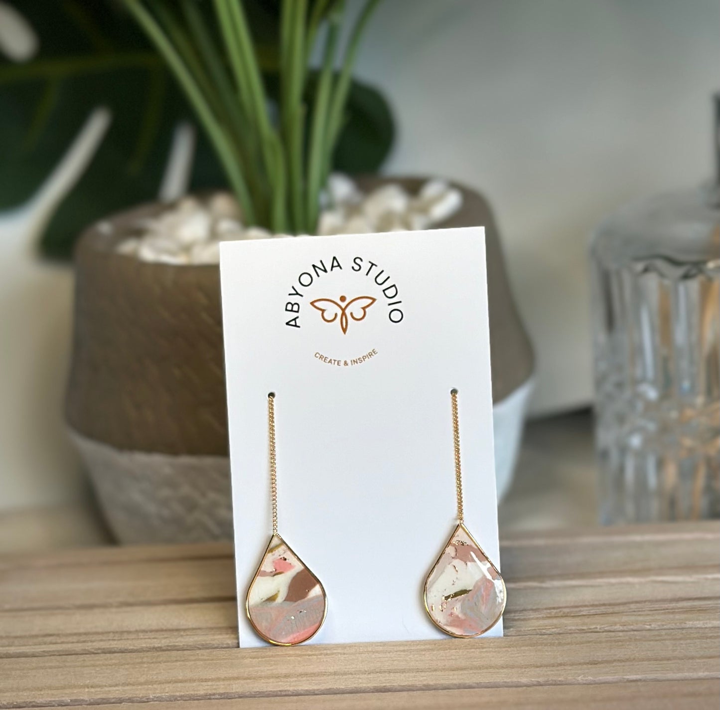 Teardrop Thread Neutral